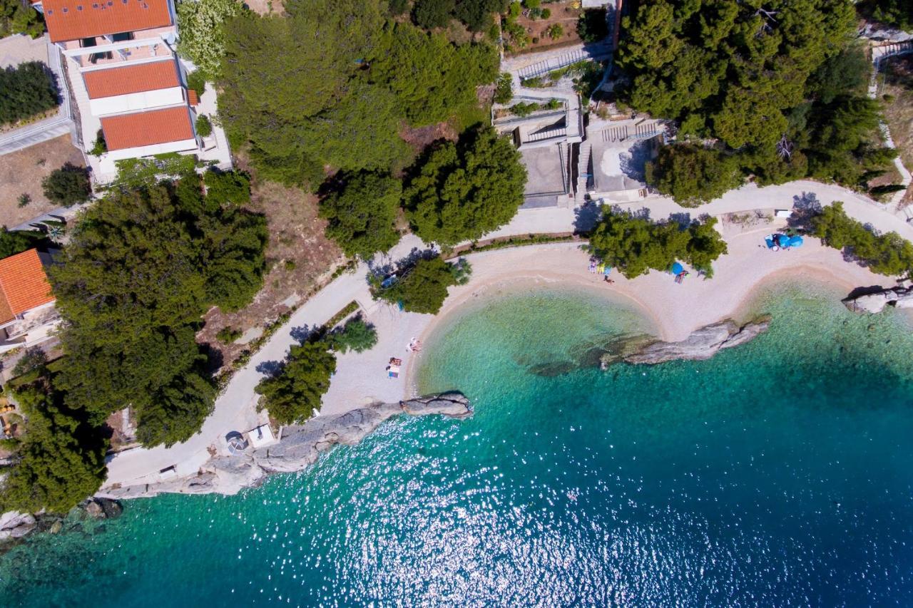 Apartments With A Parking Space Brela, Makarska - 6043 Екстер'єр фото