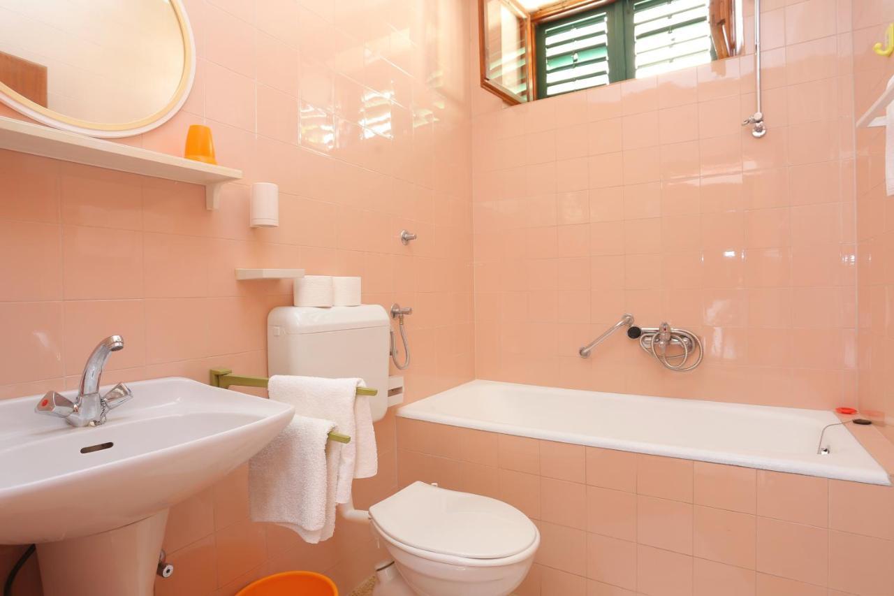 Apartments With A Parking Space Brela, Makarska - 6043 Екстер'єр фото