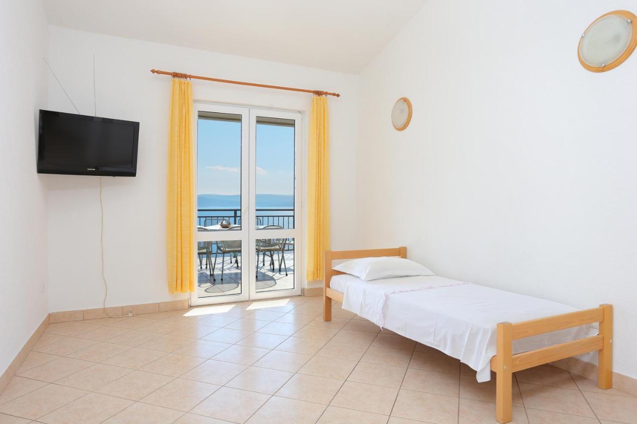 Apartments With A Parking Space Brela, Makarska - 6043 Екстер'єр фото